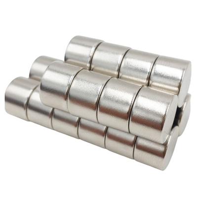 kupować Powłoka cynkowa Wytrzymałe przemysłowe magnesy neodymowe N50 Mocne 20 * 20 mm online manufacture