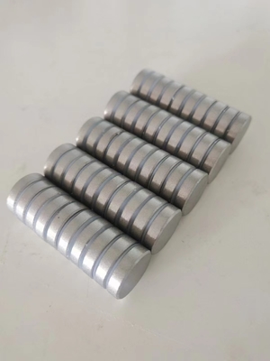 kupować Kolor srebrny Okrągłe magnesy neodymowe Mały dysk N52 Grade 25mm X 2mm online manufacture