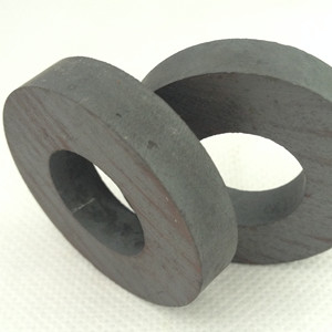 kupować Przemysłowy kształt pierścienia ferrytowego z magnesem o średnicy 53mm x 24mm x 11mm online manufacture