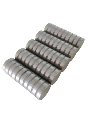 kupować Jasne srebrne magnesy neodymowe N52 D50X15 Silny spiekany magnes NdFeB online manufacture