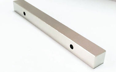 kupować N52 N50 Długie przemysłowe magnesy neodymowe do generatorów / silników z otworami online manufacture
