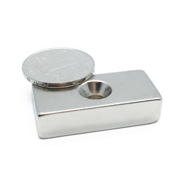 kupować 20 * 10 * 3mm N35 Neodymowe bloki z łbem stożkowym z otworem na śrubę online manufacture